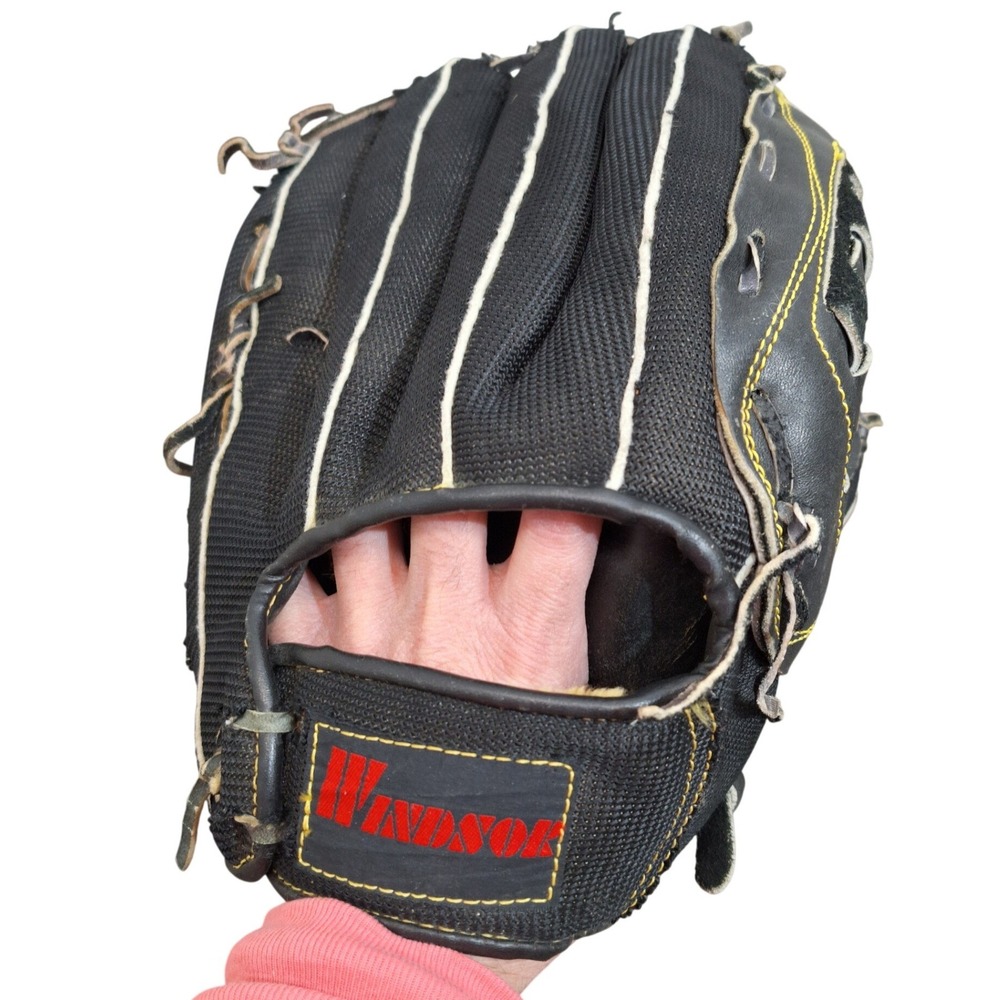 Windsor 12In EZ-Catch-P Super Pro Baseball Glove Black Leather Right Hand Throw